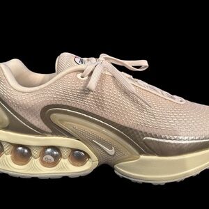 Nike Women's Cream and Silver Sneakers